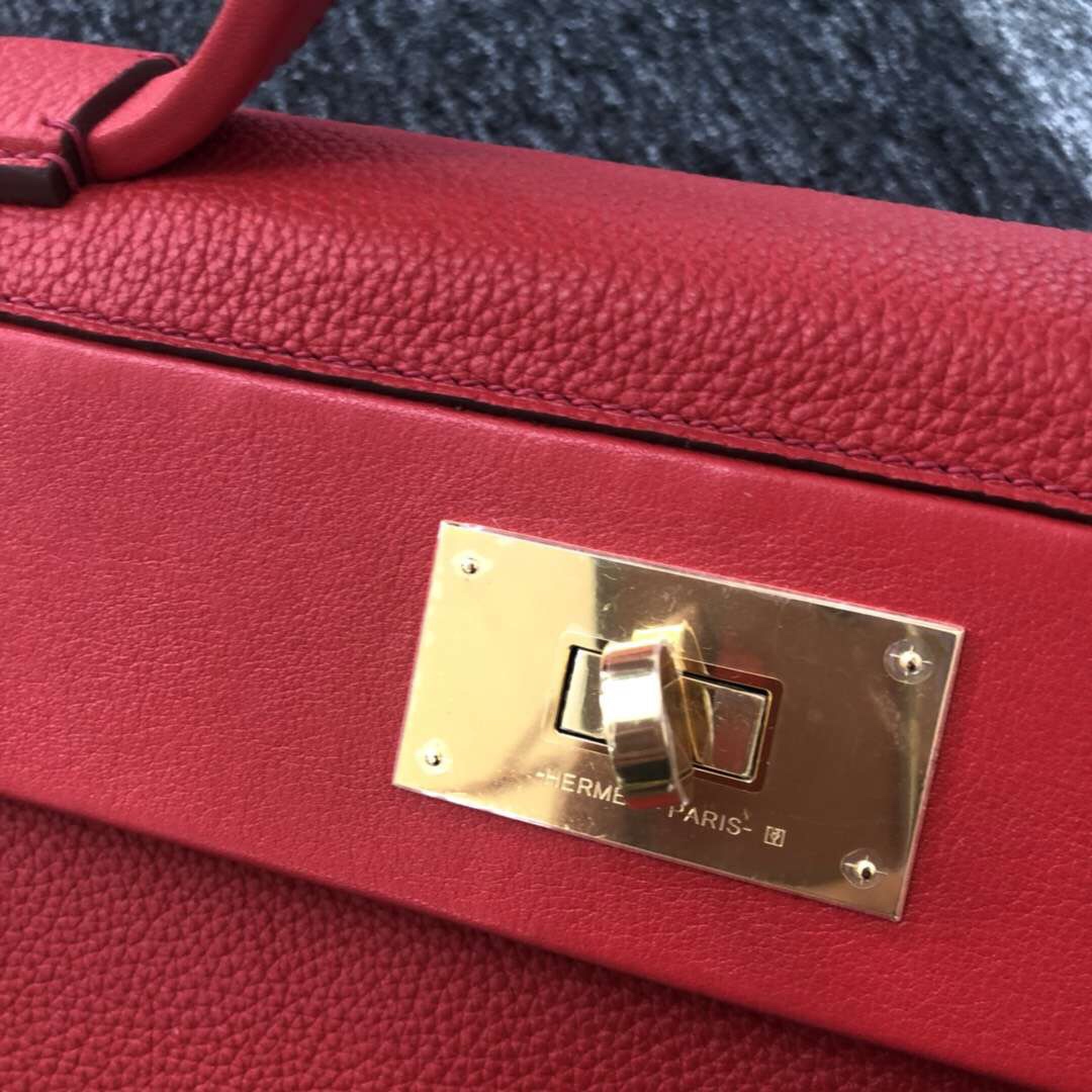 Hermes Kelly 2424 29cm Handbag in Red Clemence Leather 